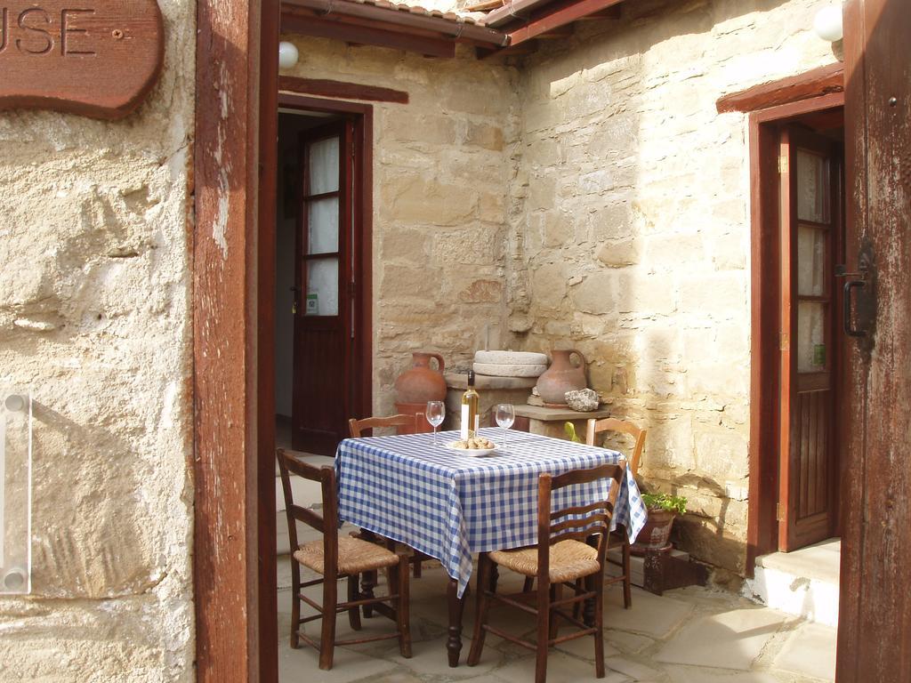 Niovi House Apartment Tochni Room photo