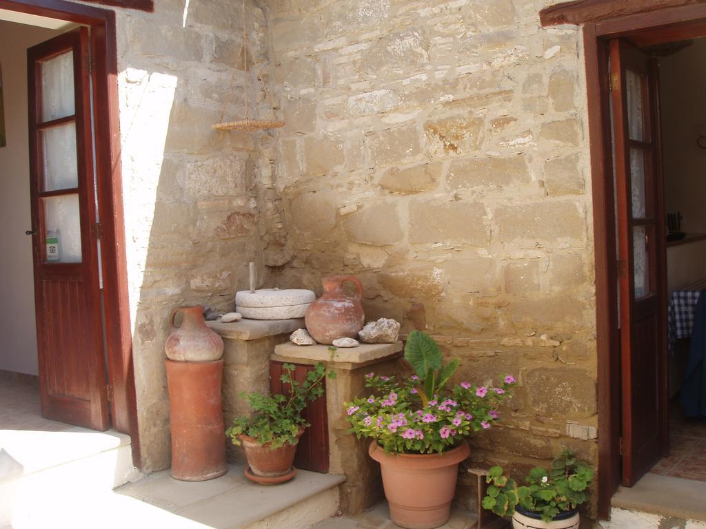 Niovi House Apartment Tochni Exterior photo